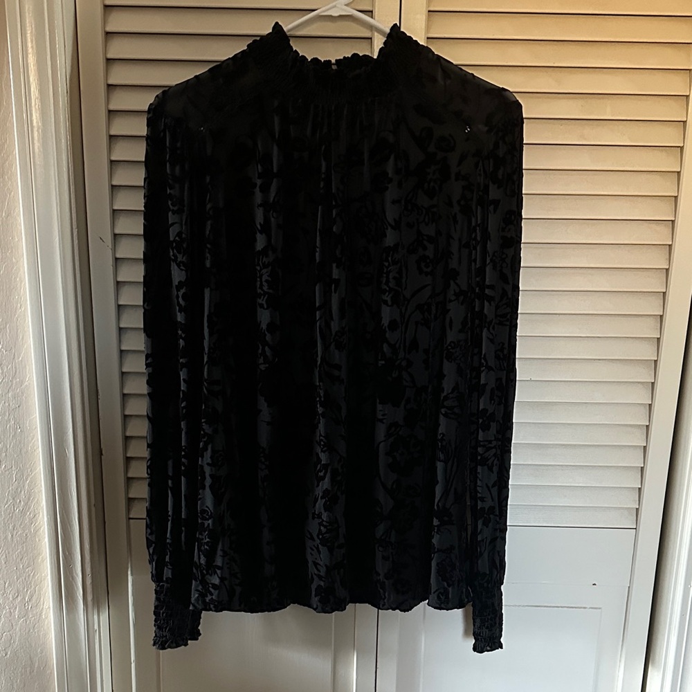 Knox Rose Black Velvet Floral Blouse